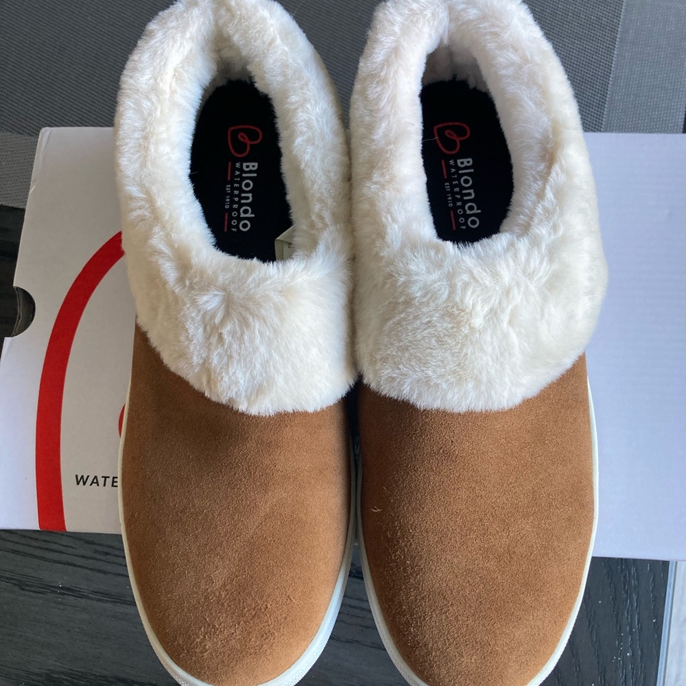 Blondo Suri Waterproof slip on sneakers